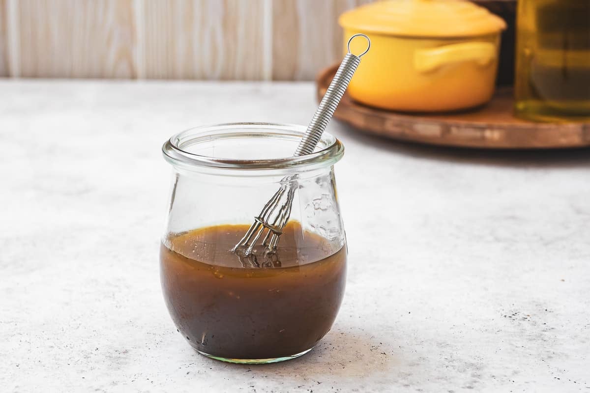 Secrets to a Balanced Balsamic Vinaigrette: Sweet, Tangy, & Versatile